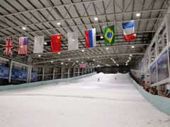-乔波室内滑雪场