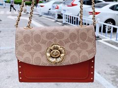 -COACH蔻驰(恒隆广场店)