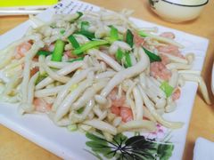 蟹味菇炒虾仁-乡府肉丁水饺(环山路店)