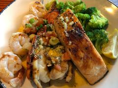 龙虾三文鱼拼盘-RED LOBSTER(多伦多DT店)