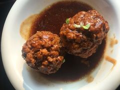 鸭蛋黄狮子头-梅飞酒家(桑园路店)