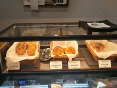 面包甜点陈列柜-NokNok Coffee(宽窄巷子店)