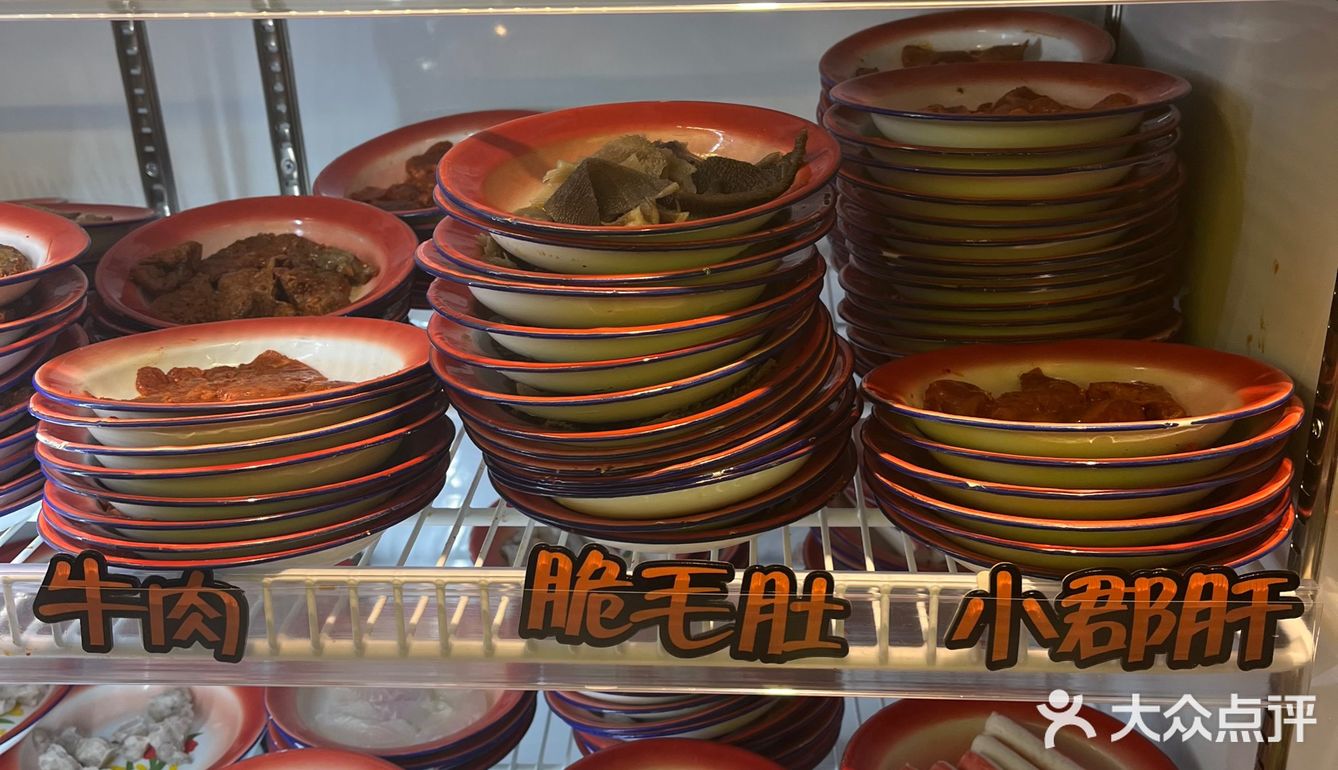 万物皆可烫！大盘子是他们家特色！一盘满满成都味道