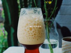 -彳亍咖啡·这里(水湾路店)