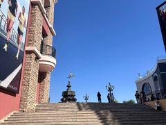 -蓝色港湾停车场