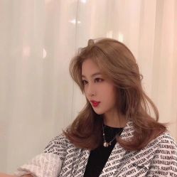 -BULB STUDIO 巴柏明星发型工作室