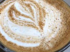 蜜桃椰乳拿铁-Dough&Joe团憩(瑞虹天地月亮湾店)