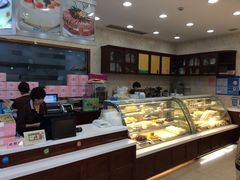 面包甜点陈列柜-老大昌(淮海中路店)