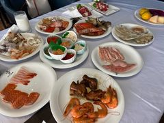 -云顶旋转自助景观餐厅