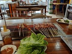 -哈尔滨小酒馆·鲜肉现穿自助烧烤(康新花园店)