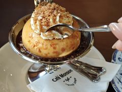 -Café Monson