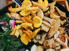 -一朵菌·野生菌探索家火锅(南亚店)