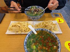 -八百里牛肉汤(盖饭·锅贴·万象城店)