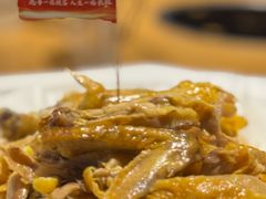 头上红煨盐鸡-头上红煨盐鸡·非遗院子餐厅
