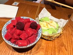 杨梅冰汤圆-李百蟹·江南蟹黄面·河景餐厅(夫子庙总店)