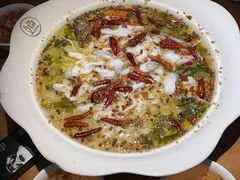 -江渔儿酸菜鱼专门店(明珠广场店)