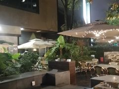 -瑞虹新天地月亮湾