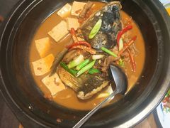 农夫山泉炖的鱼头（红烧）-7017浙菜•建德味(市心北路店)
