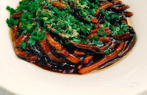 Sizzling Eel in Hot Oil