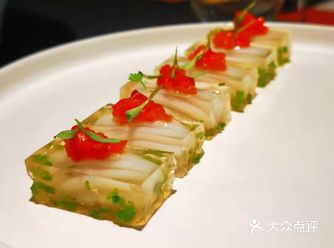 透露着浓浓老北京气息的烤鸭店