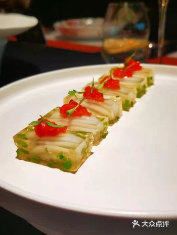 透露着浓浓老北京气息的烤鸭店