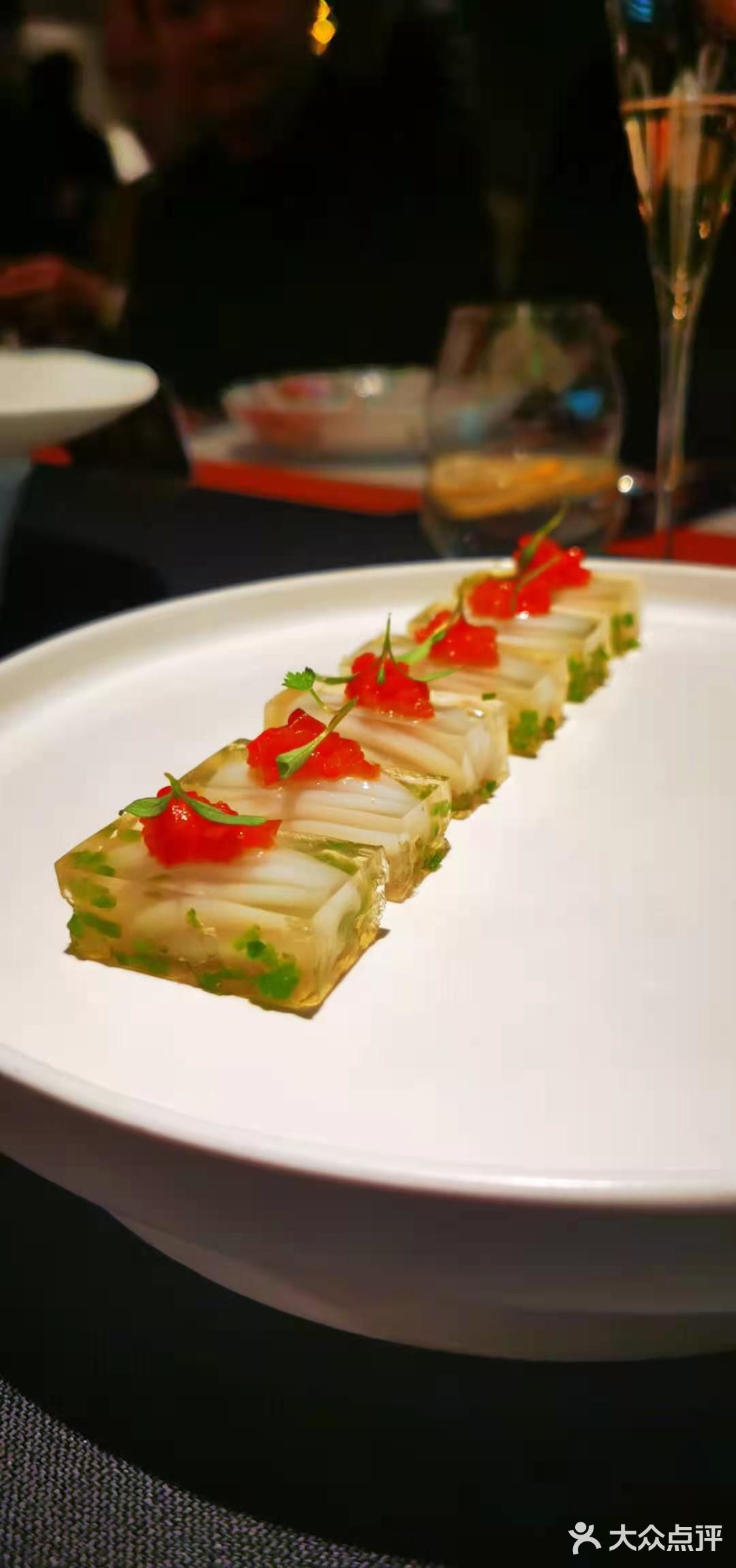 透露着浓浓老北京气息的烤鸭店