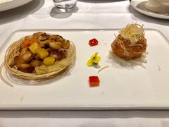 顺德盐焗鸡配金丝虾球-Yan Ting 宴庭中餐厅(上海静安瑞吉酒店)