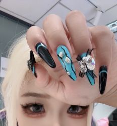 -丽心自助美甲美睫