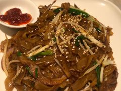 避风塘干炒牛河-十二粤味·顺德菜·烧鹅点心(五四广场店)