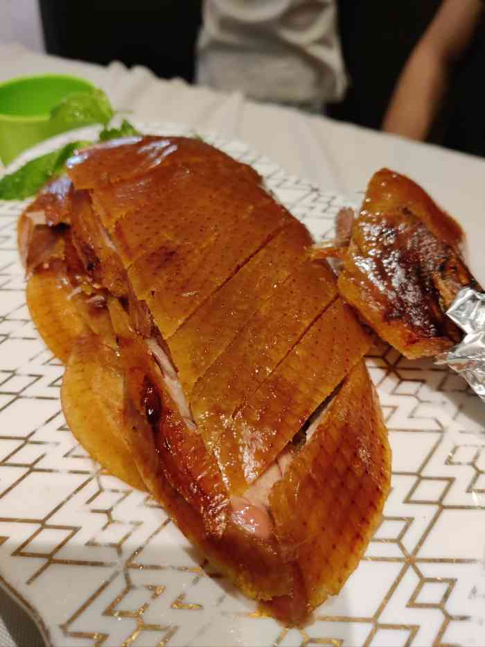 万蔚·烤鸭(世茂广场店)-"今天去逛世茂路过五楼烤鸭店,感觉装修很华.