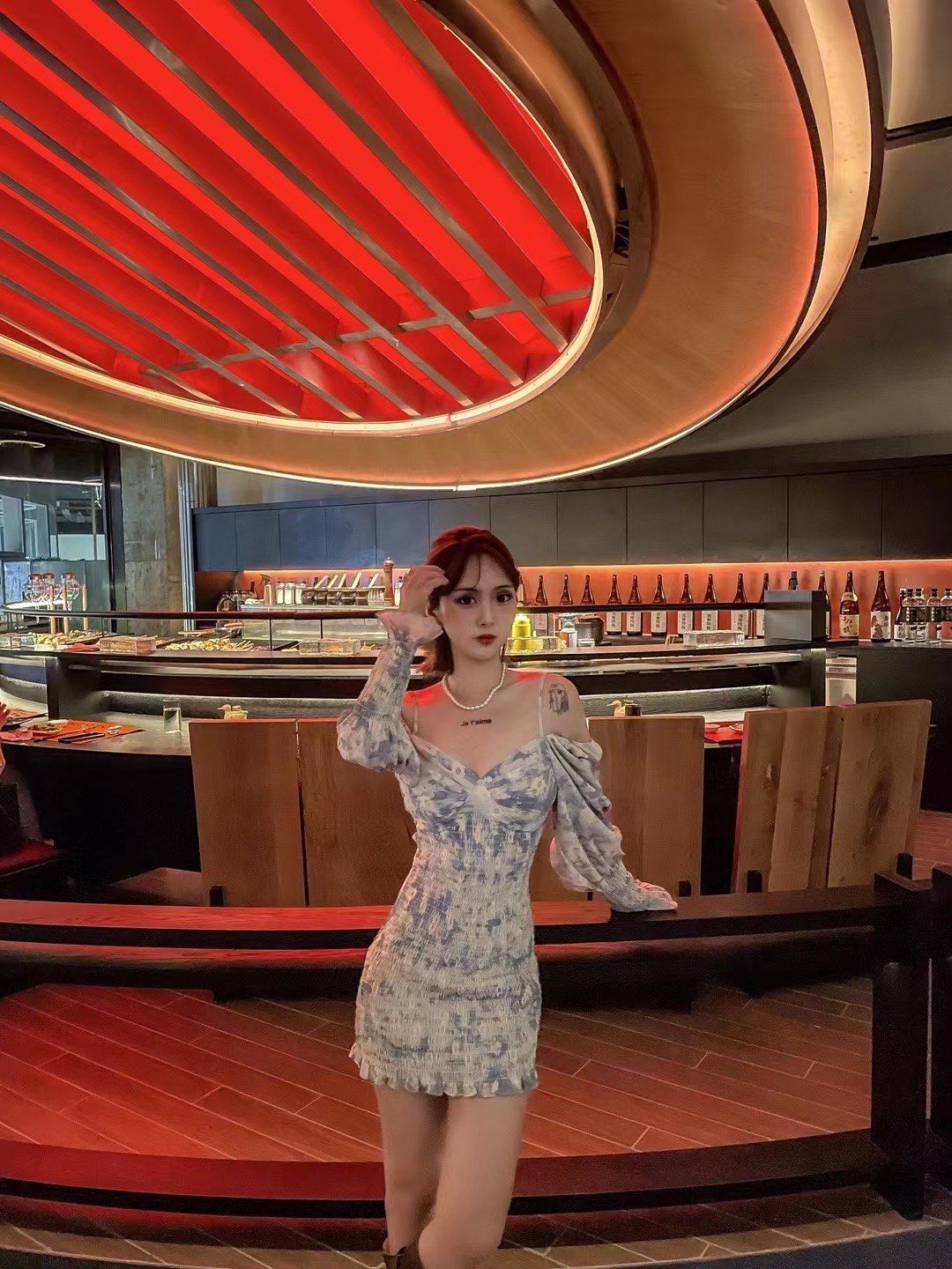 整体黑色鹅肝 高级感拉满   说他是义乌第一家暗黑系的酒吧一点都不