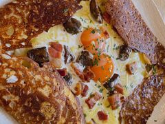 鸡蛋蘑菇熏肉荞麦可丽饼-RAC BAR(安福路店)