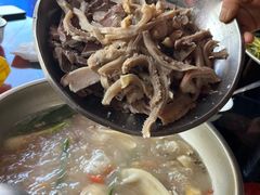 -老石黑山羊毛驴肉火锅(金凯广场店)