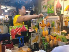 -席娜卡琳火车铁道夜市