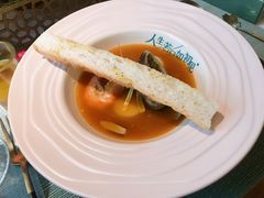 冬阴功汤-蜜桃花开·中西融合菜E&W(南长街店)