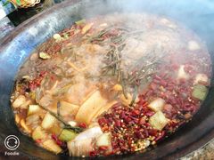 柴锅炖水库鱼-姥家大锅台水库渔家