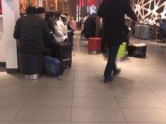 -麦当劳(汉口火车站候车室店)