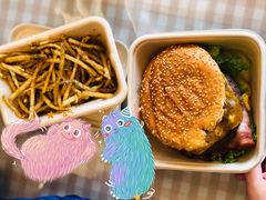 27&nbsp;牛肉汉堡-HELLO 27 意面·沙拉·帕尼尼