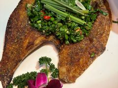 -香巴拉云南餐厅(华莱坞店)