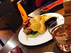 -拉亚汉堡经典餐厅(商城路店)