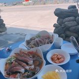 在济州岛是出了名的有海鲜和黑猪肉