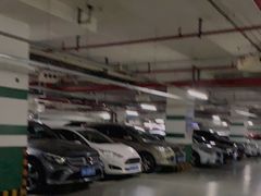 -百联中环购物广场-停车场