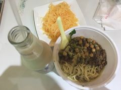 豌豆杂酱小面套餐-萍记·鲜肉泡菜粉·非遗襄阳牛肉面