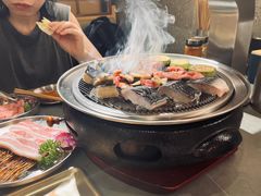 -围炉肉舍丹东海鲜烤肉·烤活鳗(步行街店)