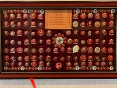 -毛泽东像章珍藏馆