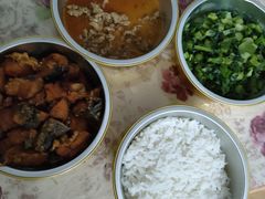 -洞庭土菜小炒馆(易发广场店)