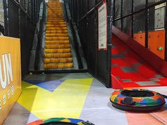 -嗨翻Hi-Fun竞技主题乐园·蹦床亲子生日轰趴(国光1937店)