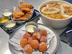 -W COLLECTIVE  DESSERT SHOP