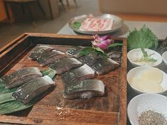 -围炉肉舍•炭烤活鳗•丹东海鲜烤肉(步行街店)