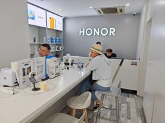 -荣耀授权专卖店(黄浦浙江中路店)